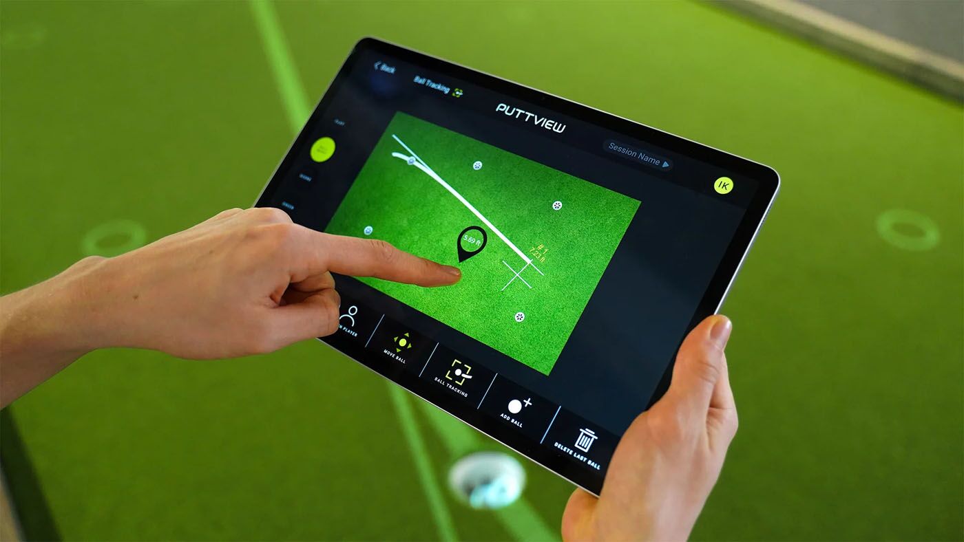 A Tee Box pro using puttview technology in Scottsdale, AZ.
