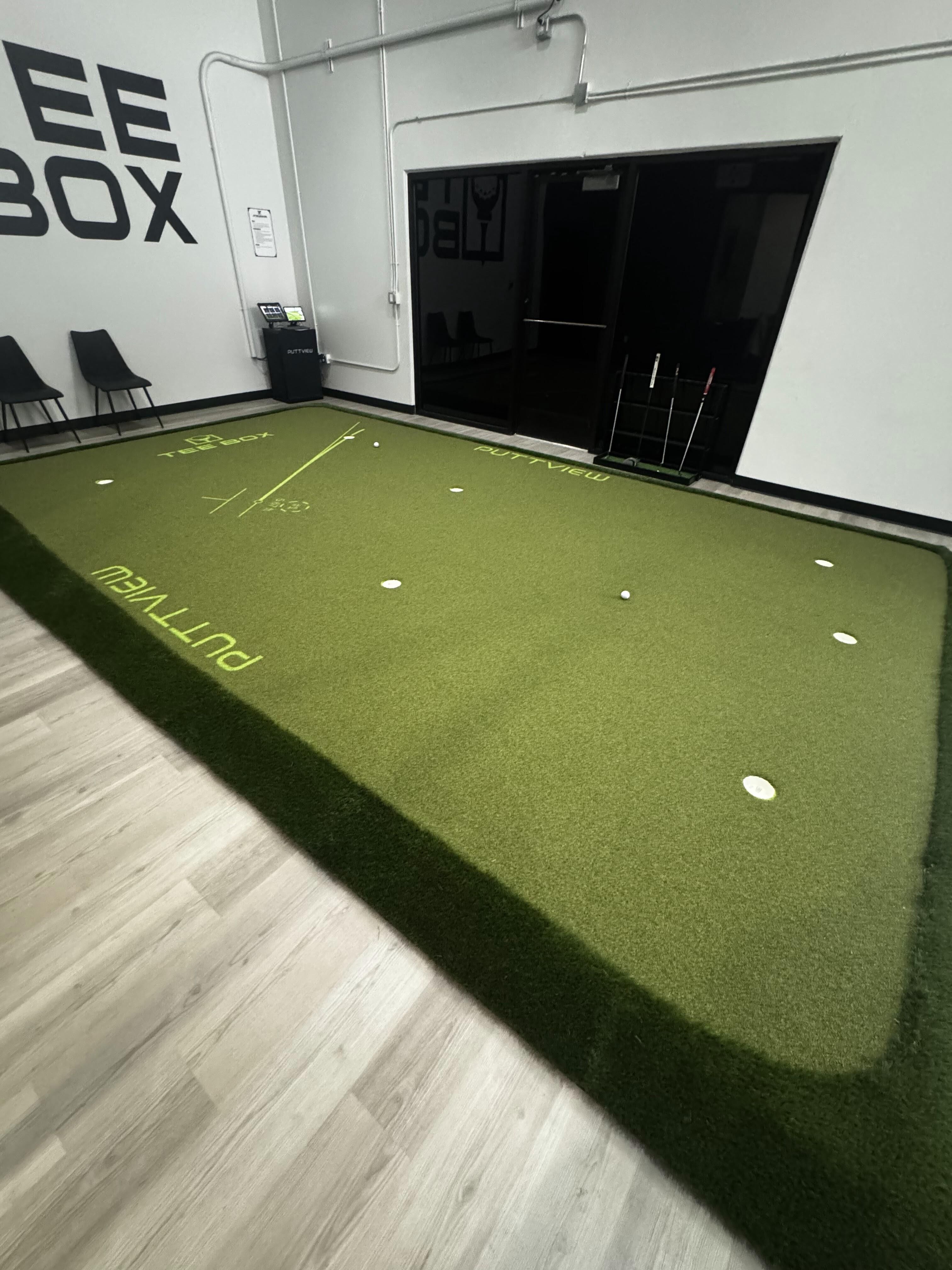 Tee Box Meridian putting green.