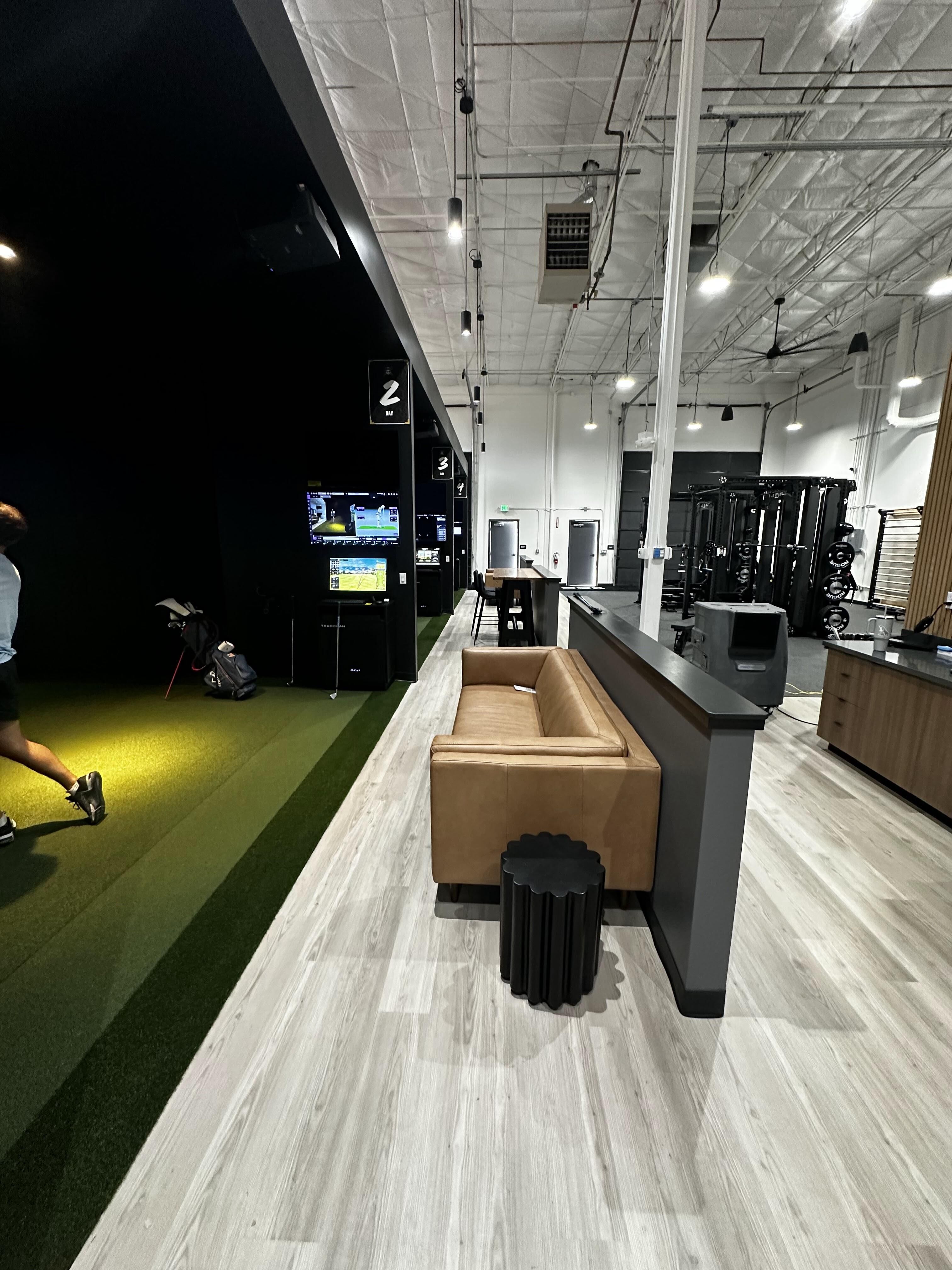 Tee Box Meridian hitting bays.