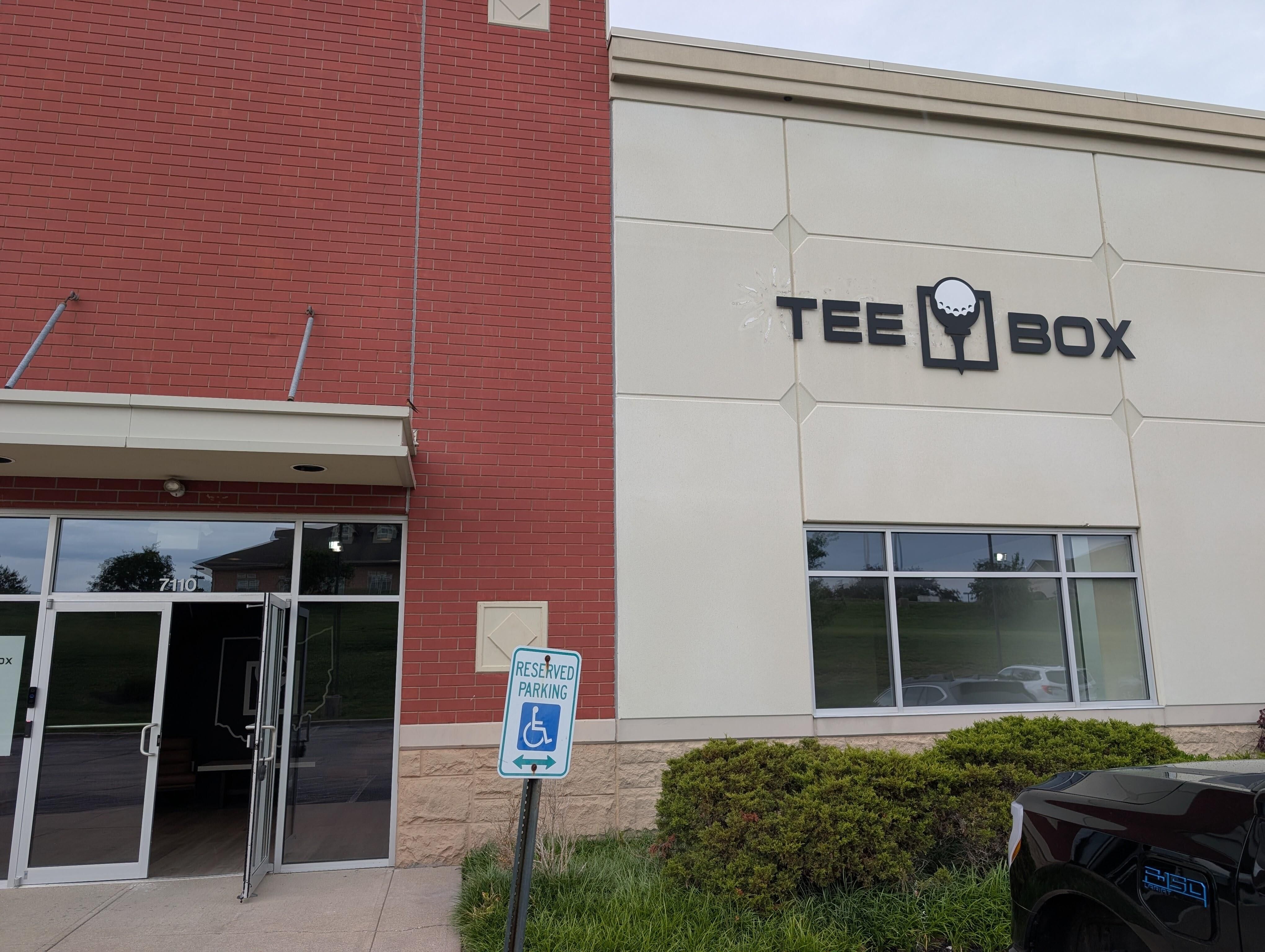 An image of the Tee Box West Chester, OH facility.
