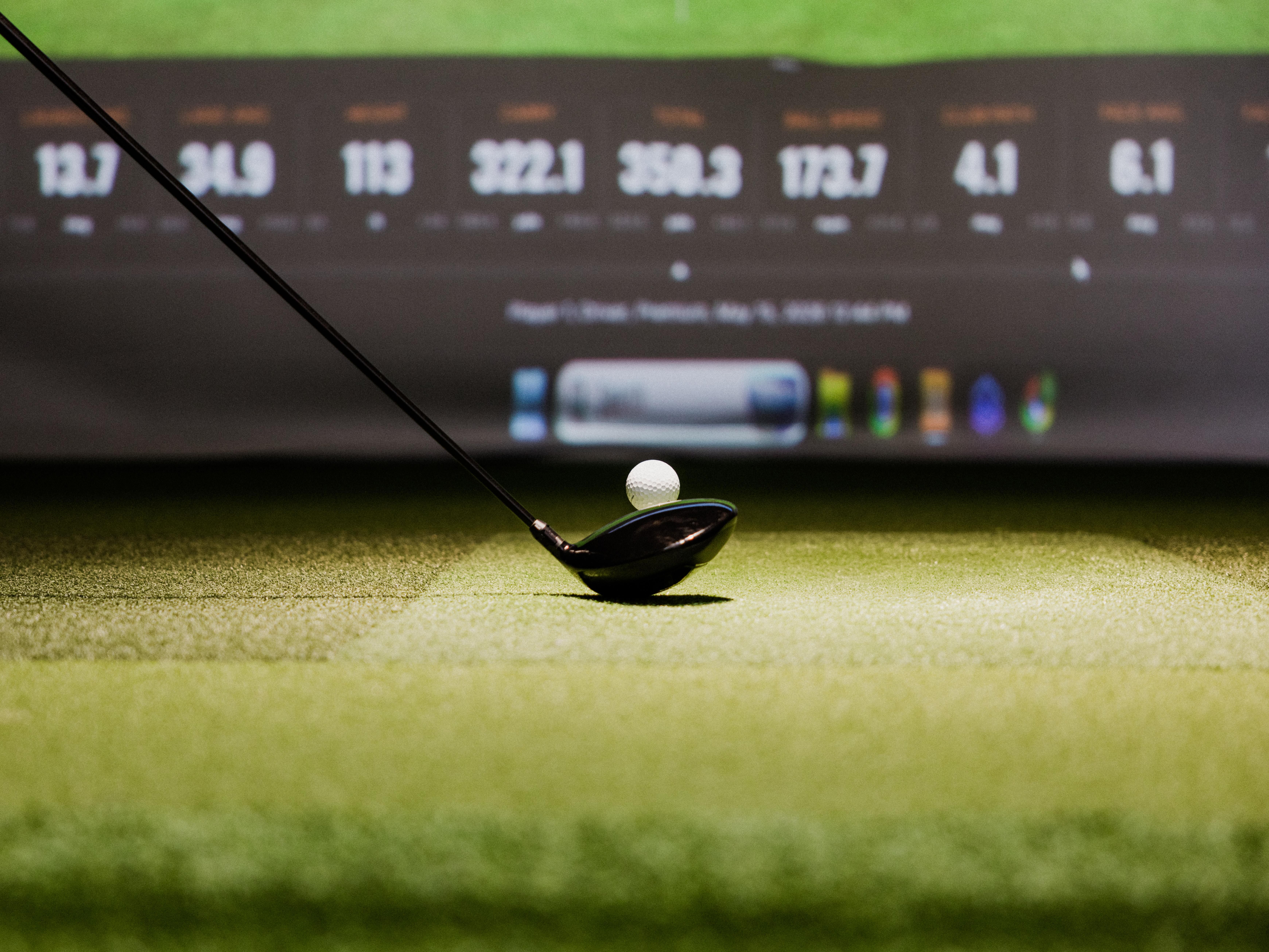 Tee Box Spanish Fork indoor virtual golf bay.